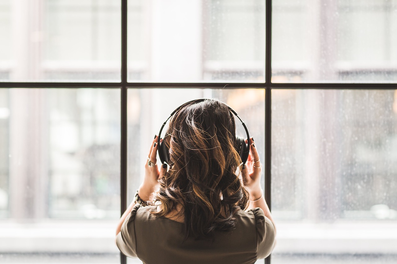 耳で情報収集!あなたに合った番組がきっと見つかる「Podcast」